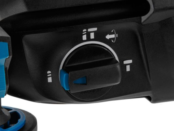 Перфоратор BULL BH 2602 в чем. Xcase 800 Вт, 3.0 Дж, 4 реж. + 2 зубила, 3 сверла, БЗП в комплекте (800 Вт, 3.0 Дж, 4 реж., патрон SDS-plus, БЗП в комплекте, вес 3.4 кг)