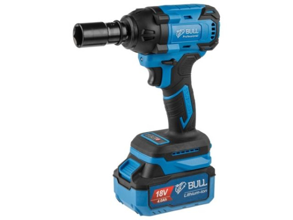 Аккум. ударный гайковерт BULL SC 1804 в чем. БЕСЩЕТ., 18 В, 400 Н*м, 1/2", 1х4 А*ч, з/у 4 А (вес 2.0 кг)