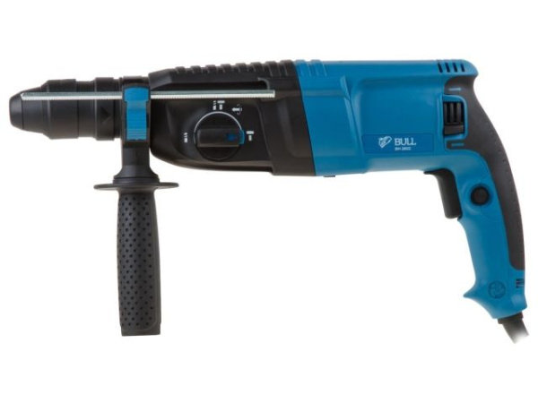 Перфоратор BULL BH 2602 в чем. 800 Вт, 3.0 Дж, 4 реж. + 2 зубила, 3 сверла, БЗП в комплекте (800 Вт, 3.0 Дж, 4 реж., патрон SDS-plus, БЗП в комплекте,