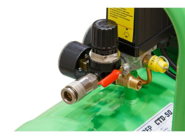 Компрессор ECO AE-501-4 коаксиальный (260 л/мин, 8 атм, коаксиальный, масляный, ресив. 50 л, 220 В, 1.80 кВт)