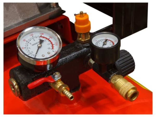 Компрессор HDC HD-A203 ременной (900 л/мин, 10 атм, ременной, масляный, ресив. 200 л, 380 В, 6.50 кВт)