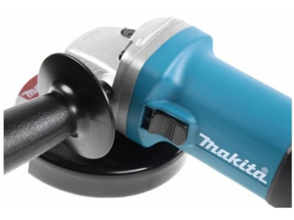 Одноручная углошлифмашина MAKITA 9558 HNRK в кейсе (840 Вт, диск 125х22 мм, плавный пуск)